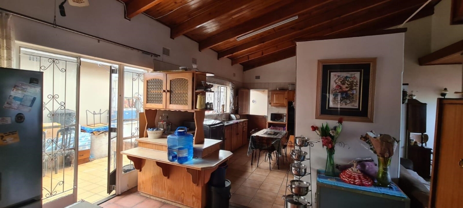 To Let 4 Bedroom Property for Rent in Hadison Park Northern Cape